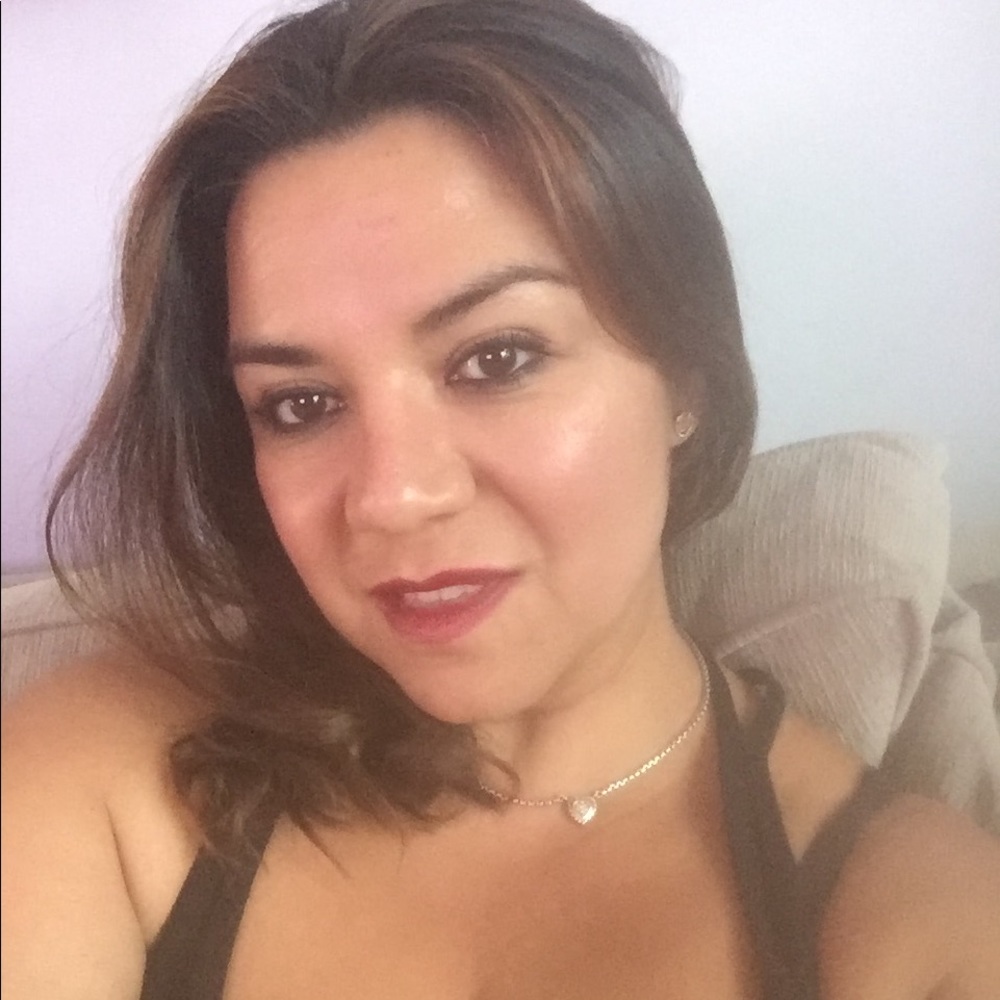 Meet your Posher, Carolina